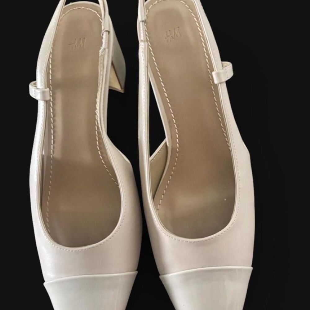 H-m Women's Cream and Tan Courts